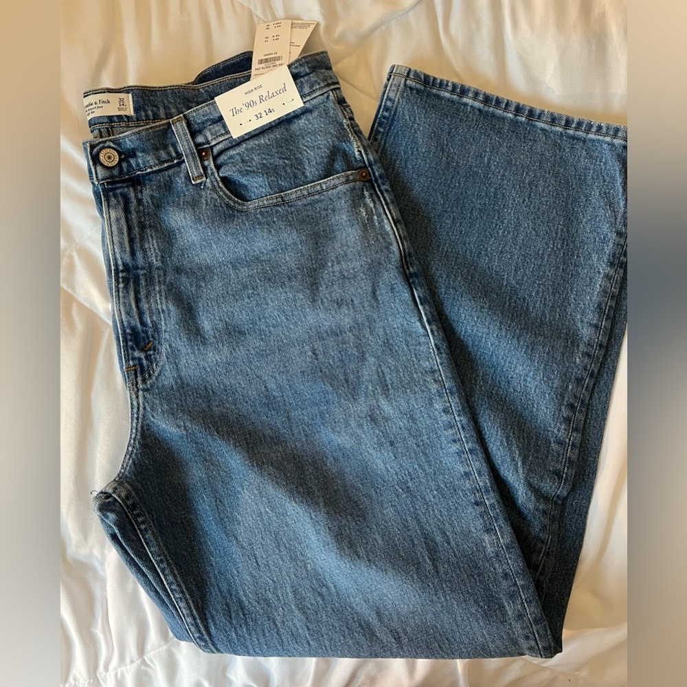 Abercrombie The 90s Relaxed High Rise Jean - Picture 6 of 7